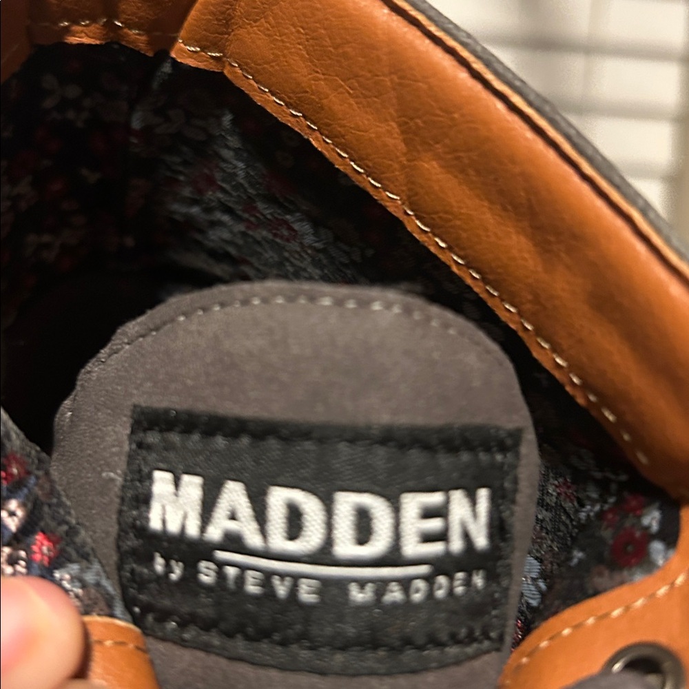 Steve Madden Tan and Black Footwear